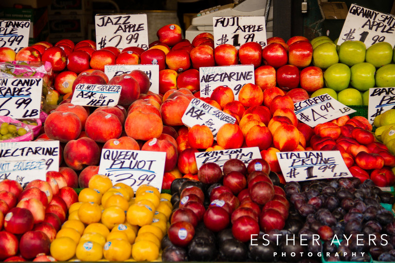 fruit and vegetables at farmers market in seattle (atlanta portrait photographer)