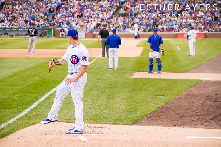 chicago cubs players warming up in wrigley field 