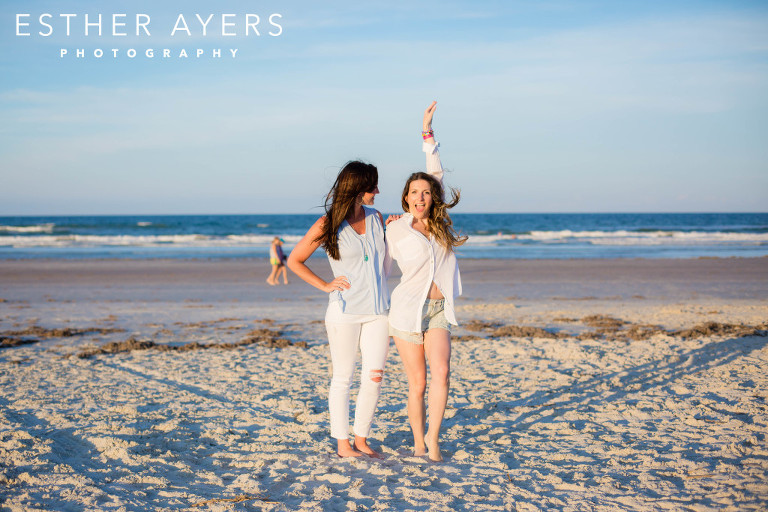 fun beach pictures - silly besties (atlanta portrait photography)