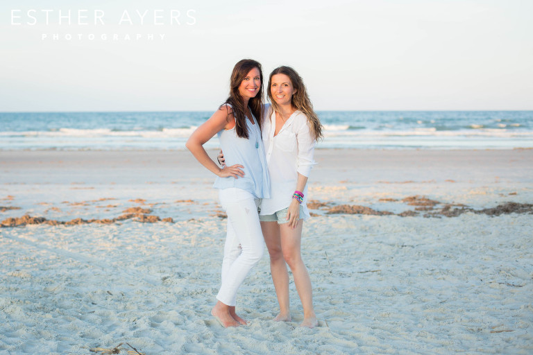 fun beach pictures - silly besties (atlanta portrait photography)